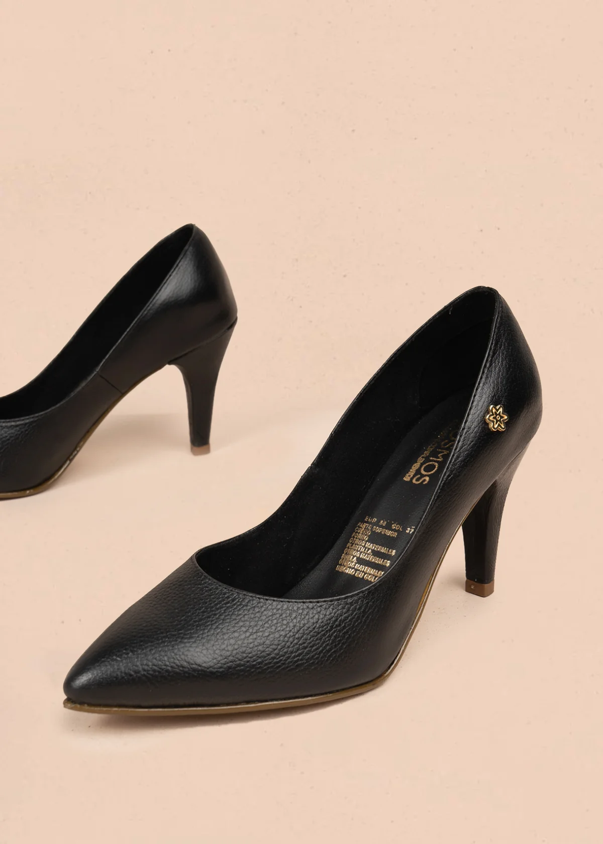 Tacones cerrados color negro con puntilla 106086 - Image 4
