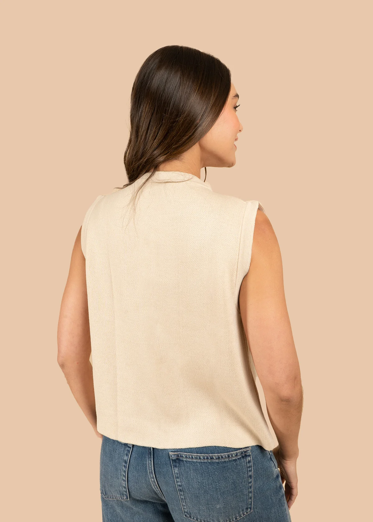 Chaleco tejido color beige con broches dorados 106457 - Image 5
