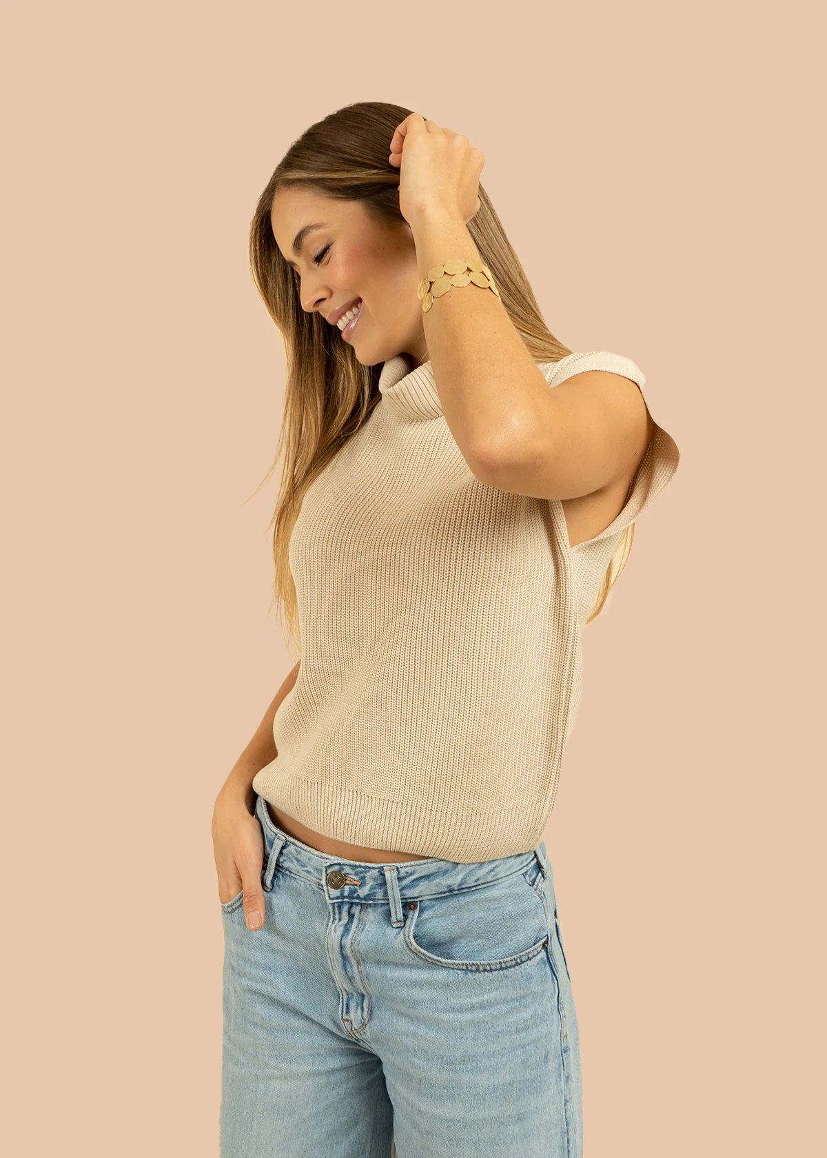 Chaleco tejido color beige con cuello alto 105747 - Image 2