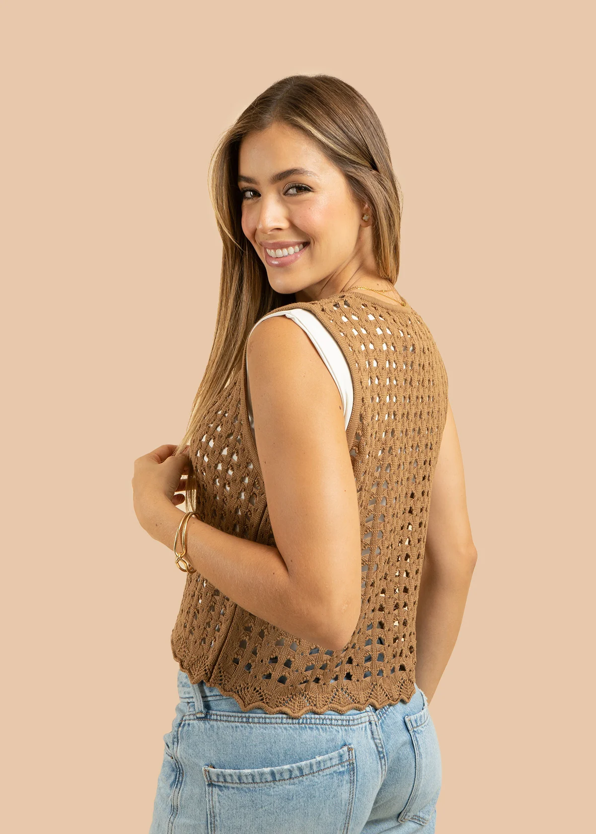 Chaleco tejido color camel de punto calado y listones 106455 - Image 3