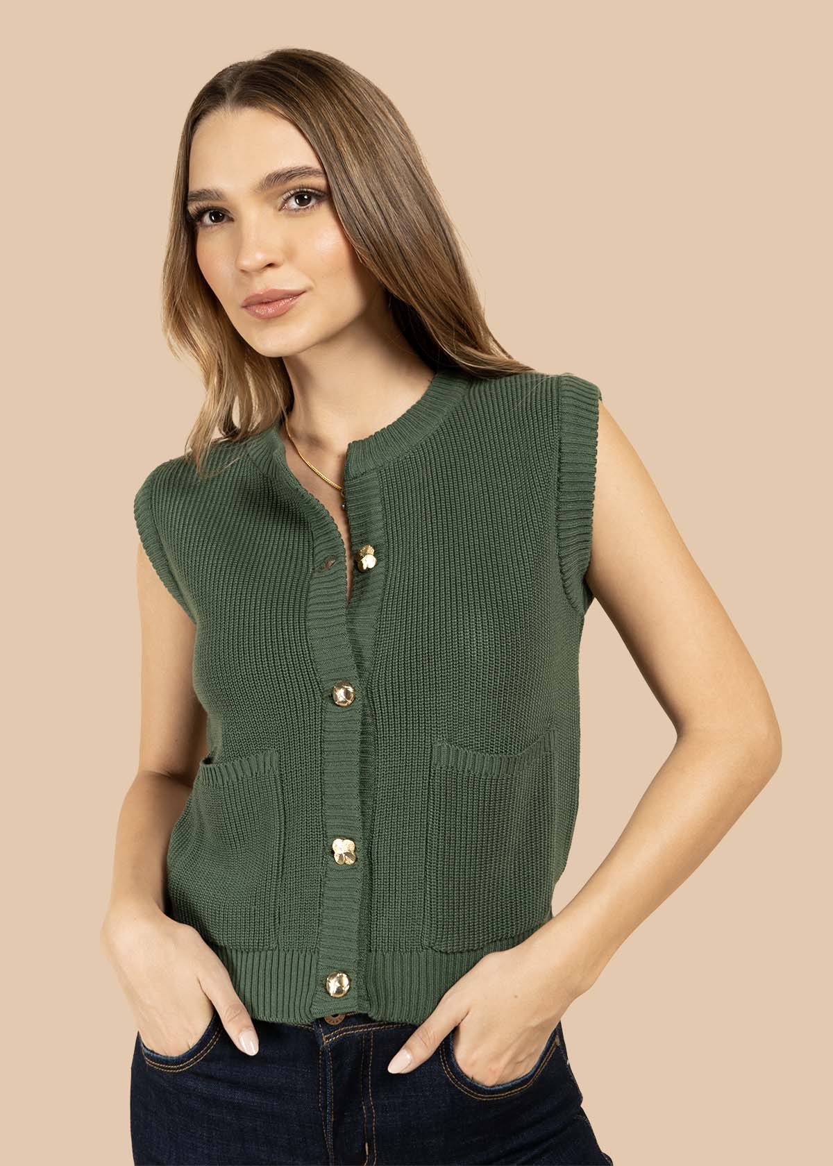 Chaleco tejido color verde con botones dorados frontales 105746 - Image 3