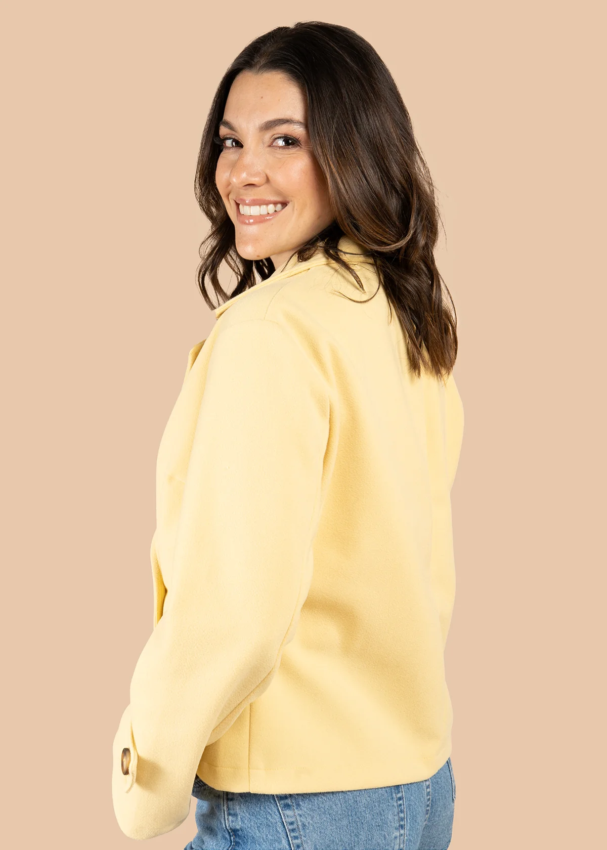 Chaqueta color amarillo con solapa ancha 106072 - Image 3