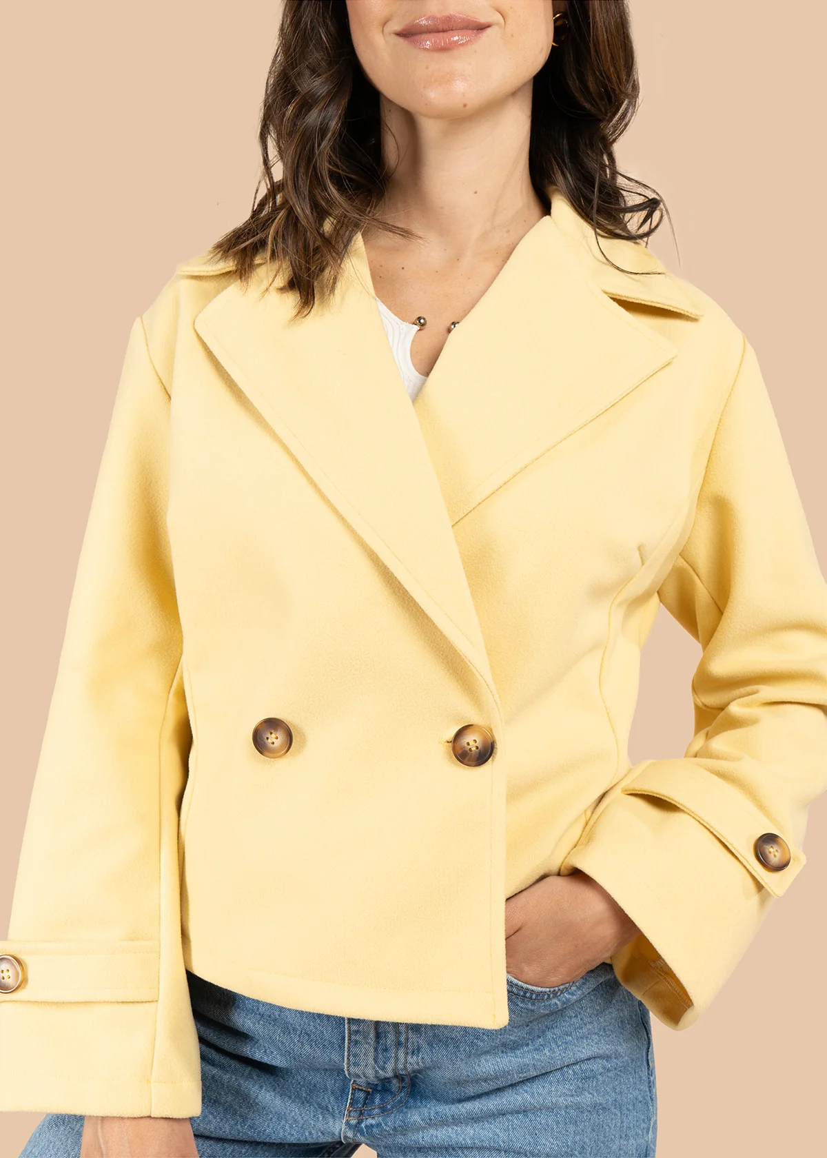 Chaqueta color amarillo con solapa ancha 106072 - Image 4