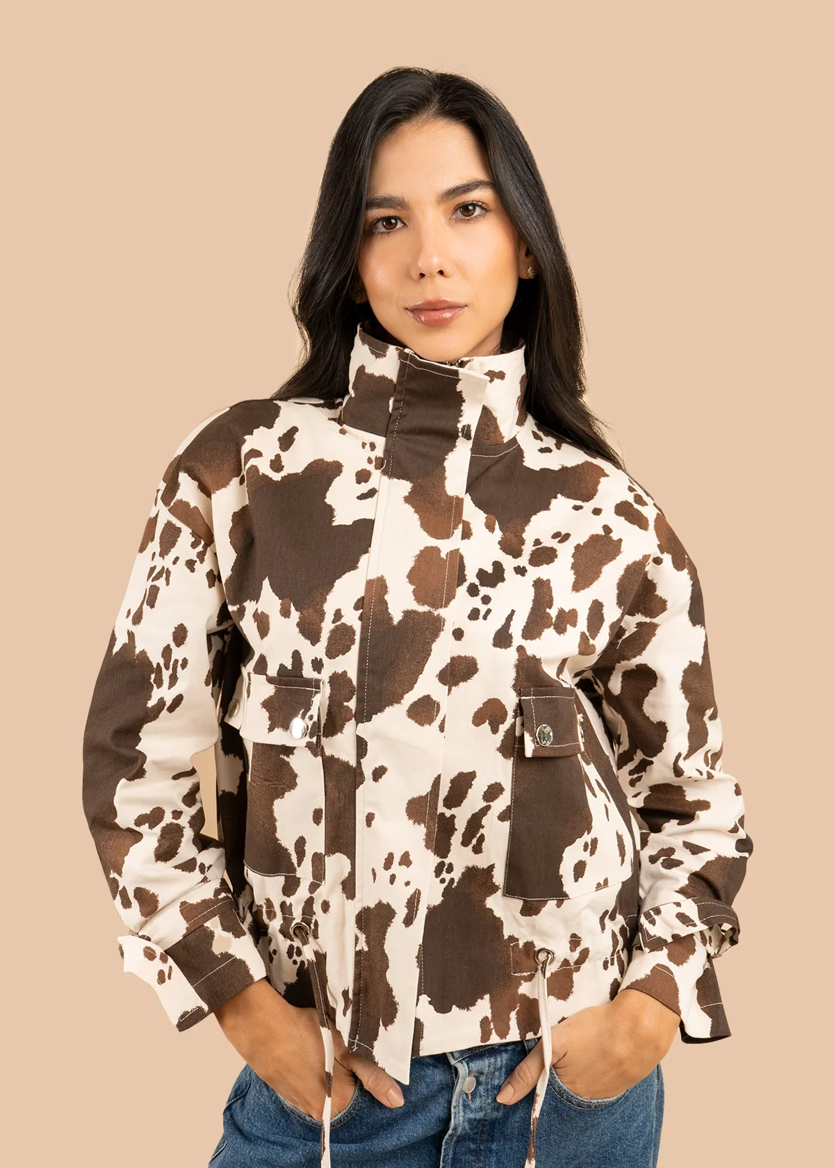 Chaqueta color animal print con cuello alto y bolsillos frontales 106577 - Image 3