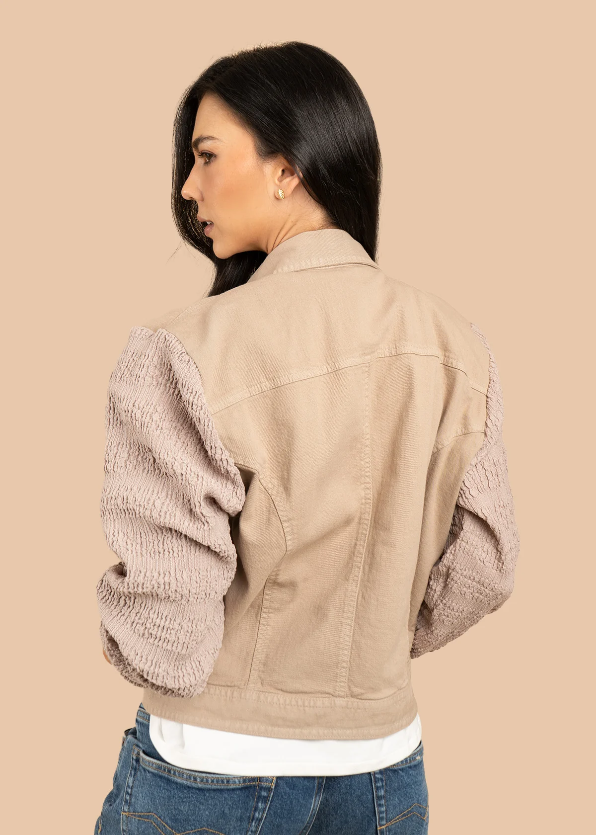 Chaqueta color beige con mangas texturizadas 106385 - Image 4