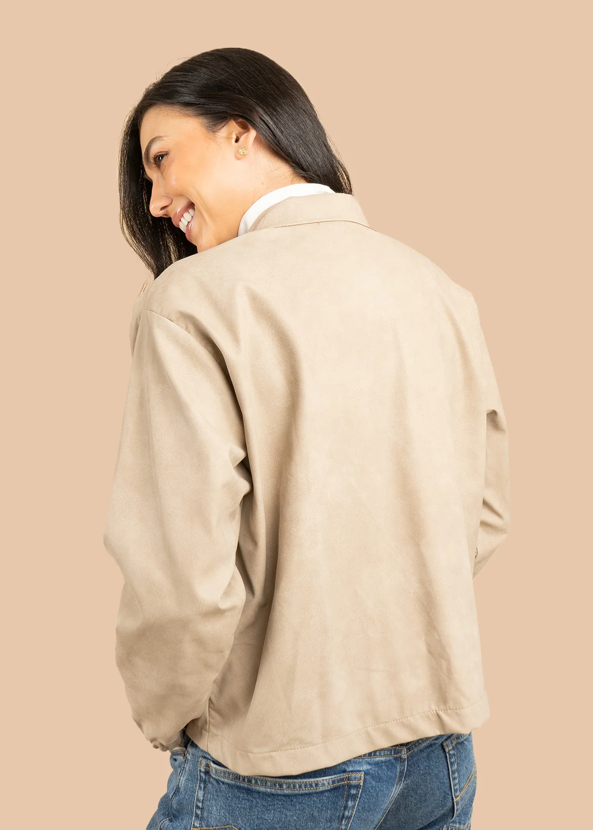 Chaqueta color beige con bolsillos delanteros y botones plateados 106579 - Image 3