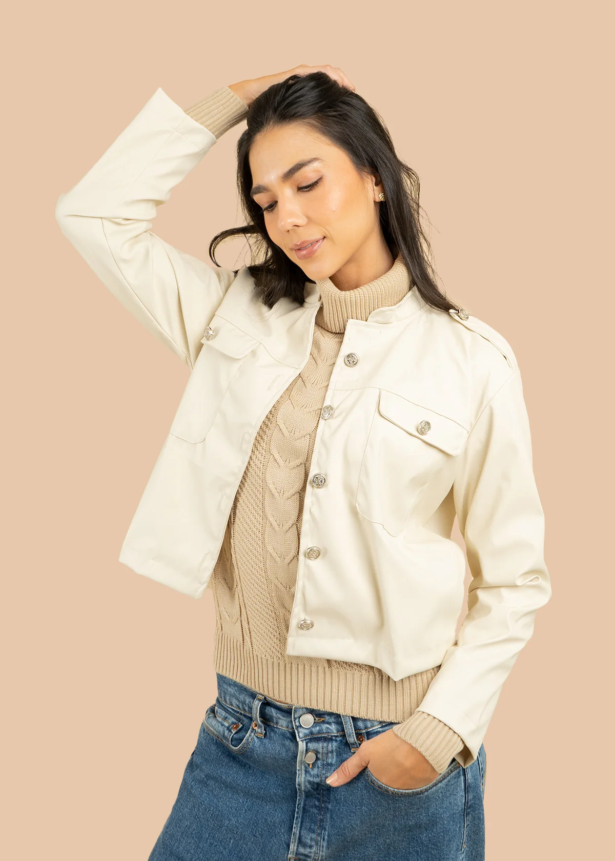 Chaqueta color beige con efecto de cuero 106582 - Image 3