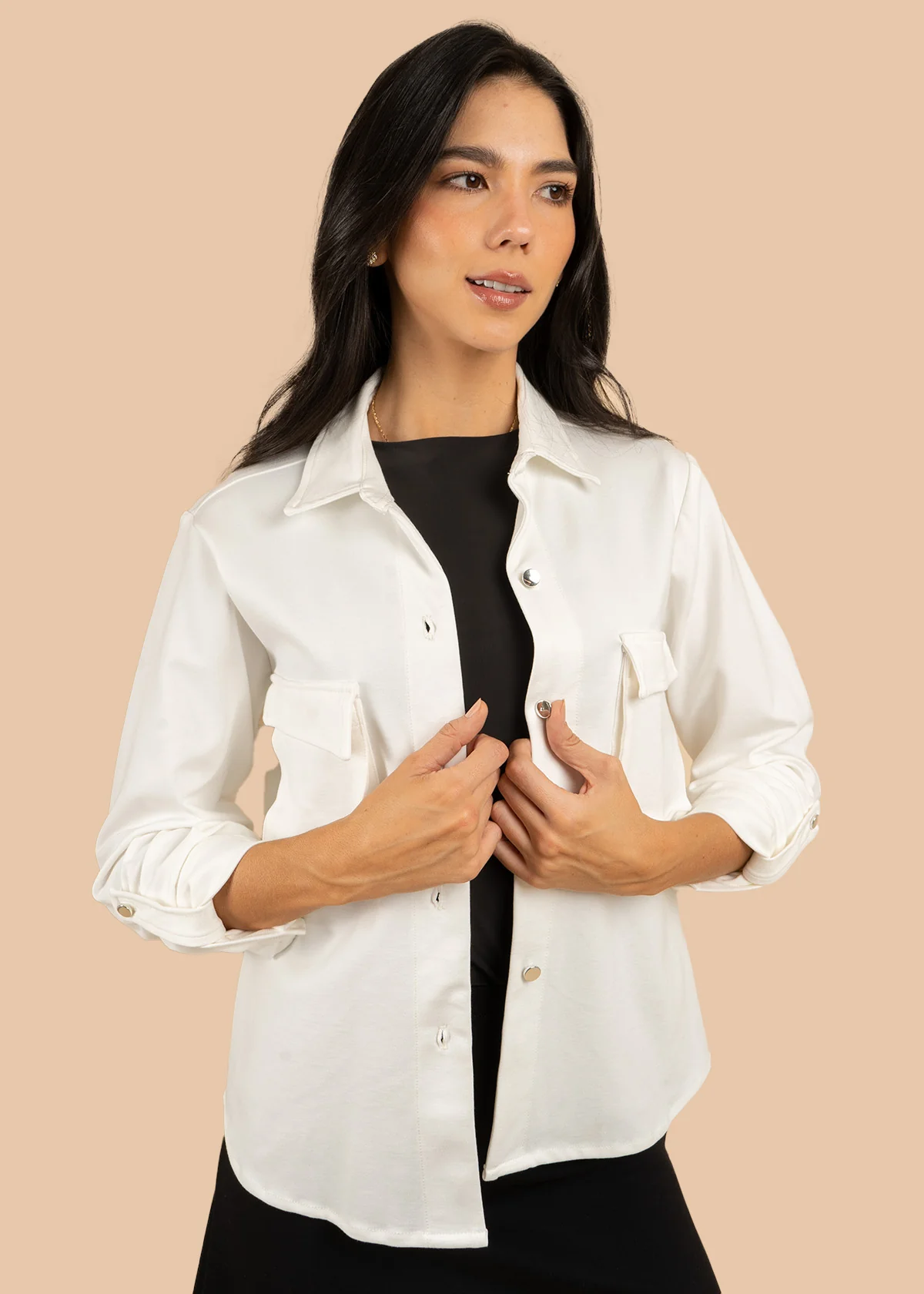 Chaqueta color blanco con bolsillos delanteros y botones plateados 106601 - Image 2