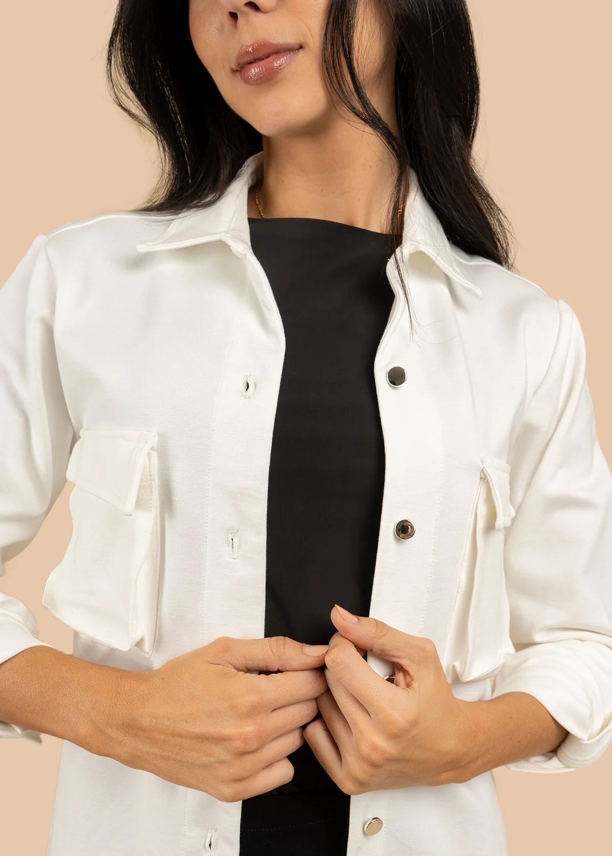 Chaqueta color blanco con bolsillos delanteros y botones plateados 106601 - Image 3