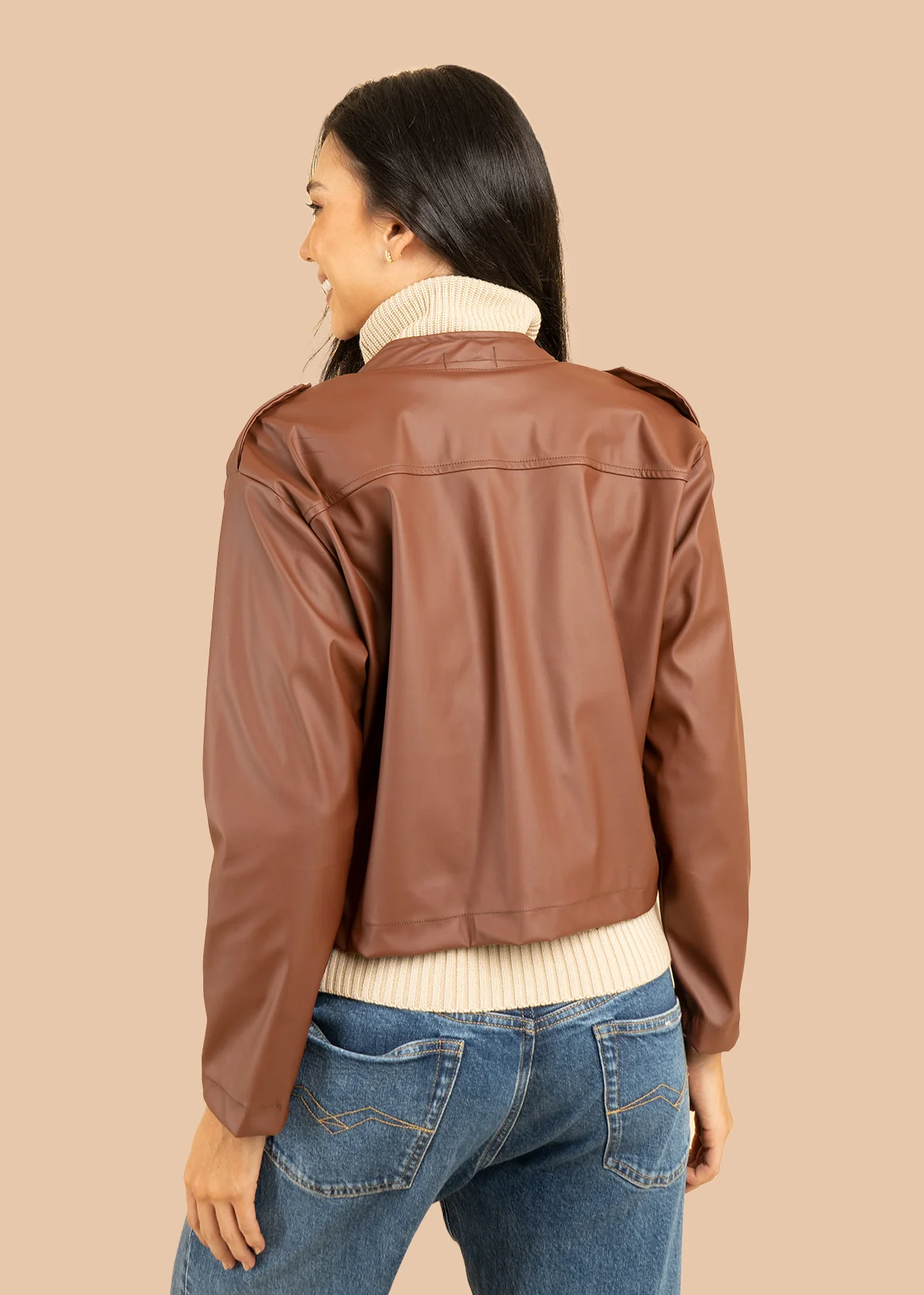 Chaqueta color café con efecto de cuero 106582 - Image 3