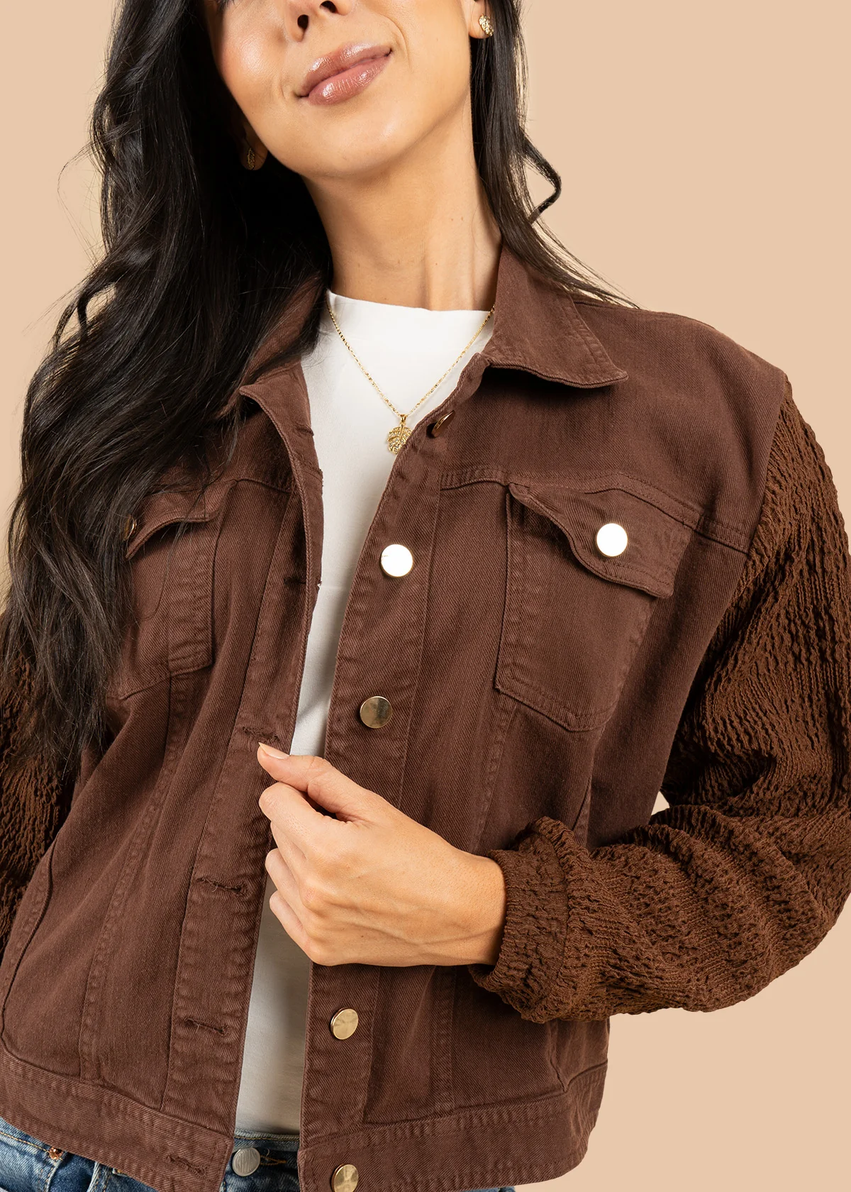 Chaqueta color chocolate con mangas texturizadas 106385 - Image 2