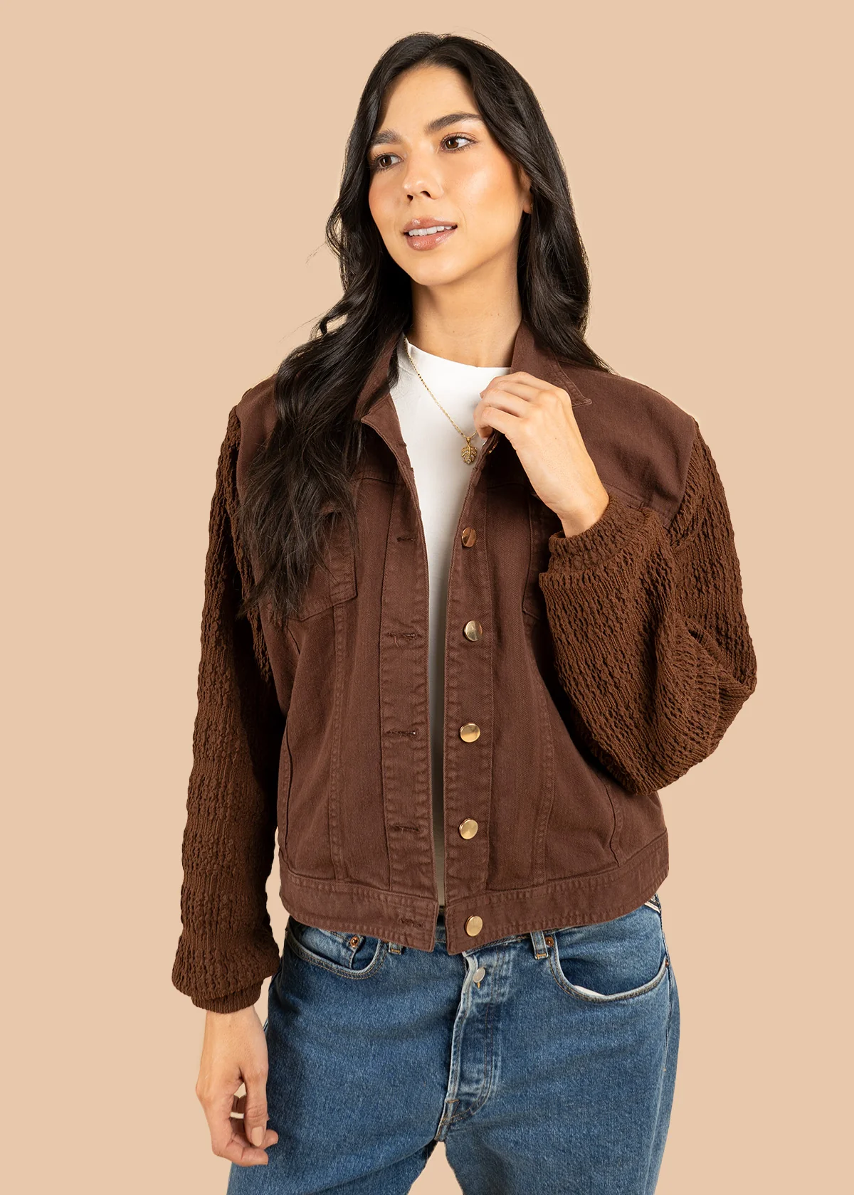 Chaqueta color chocolate con mangas texturizadas 106385 - Image 3