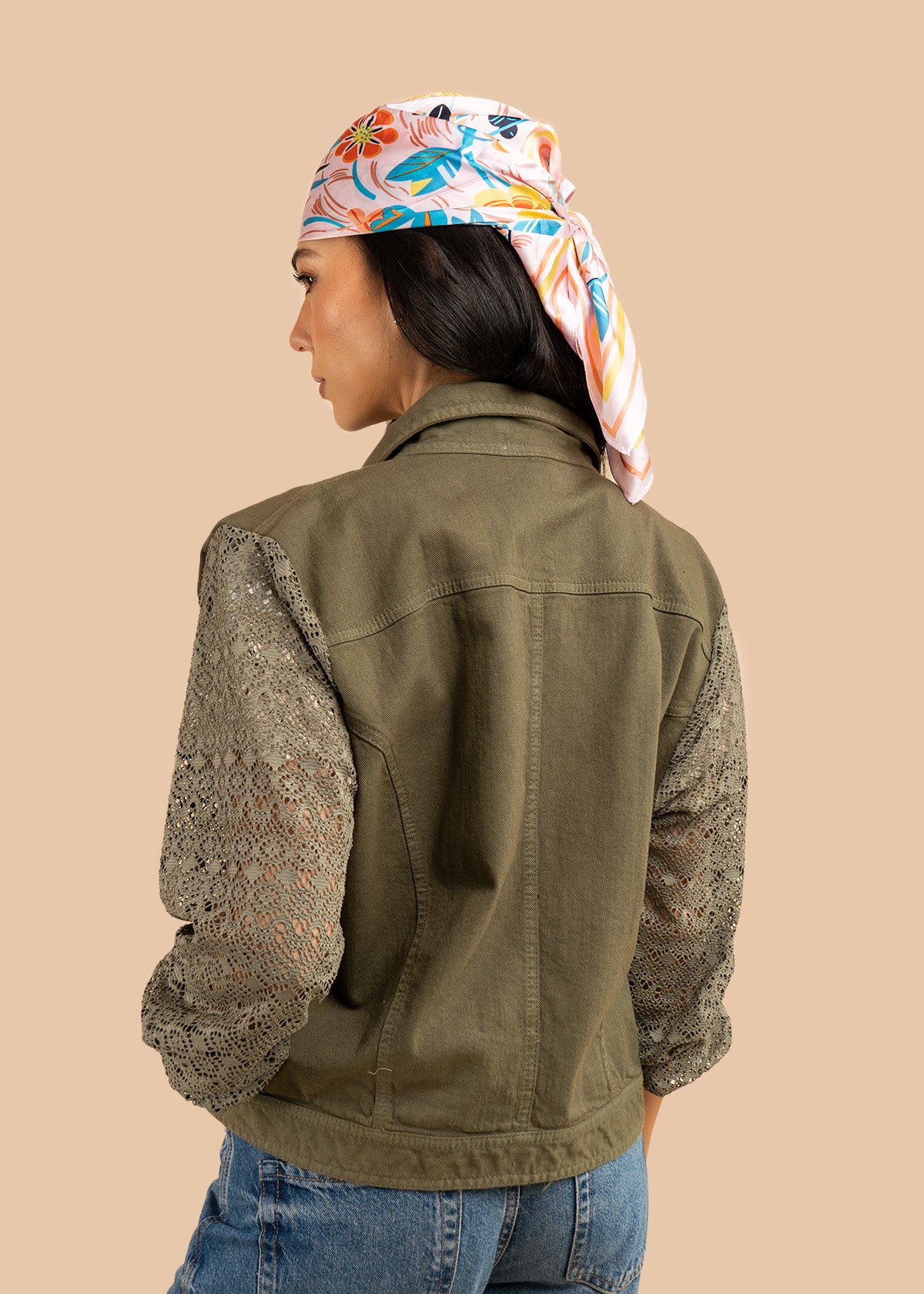 Chaqueta color verde en denim y mangas tejidas 106240 - Image 5