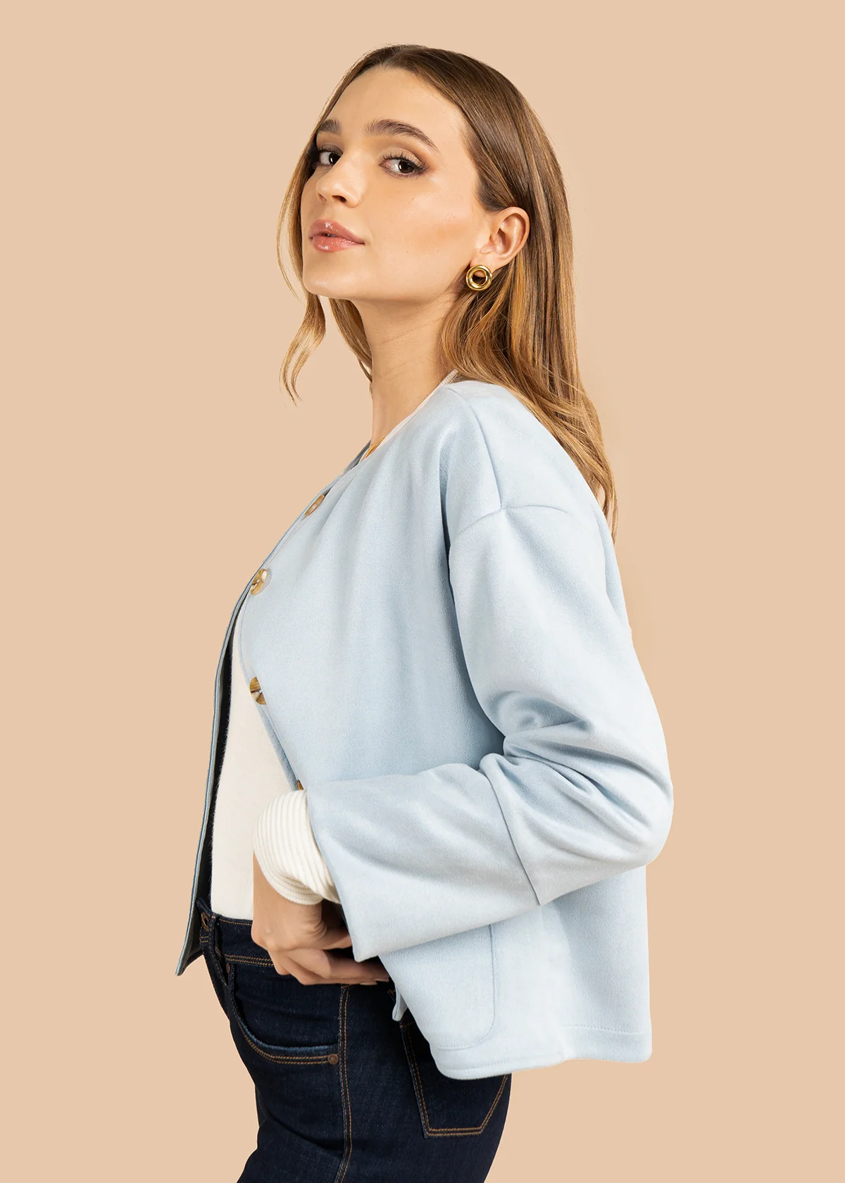 Chaqueta color azul con botones efecto carey 105835 - Image 4