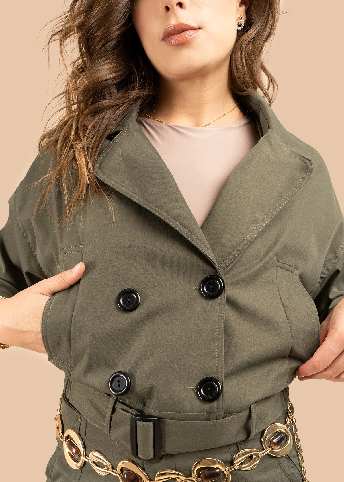 Chaqueta color verde estilo trench corta con doble botonadura 106316 - Image 5