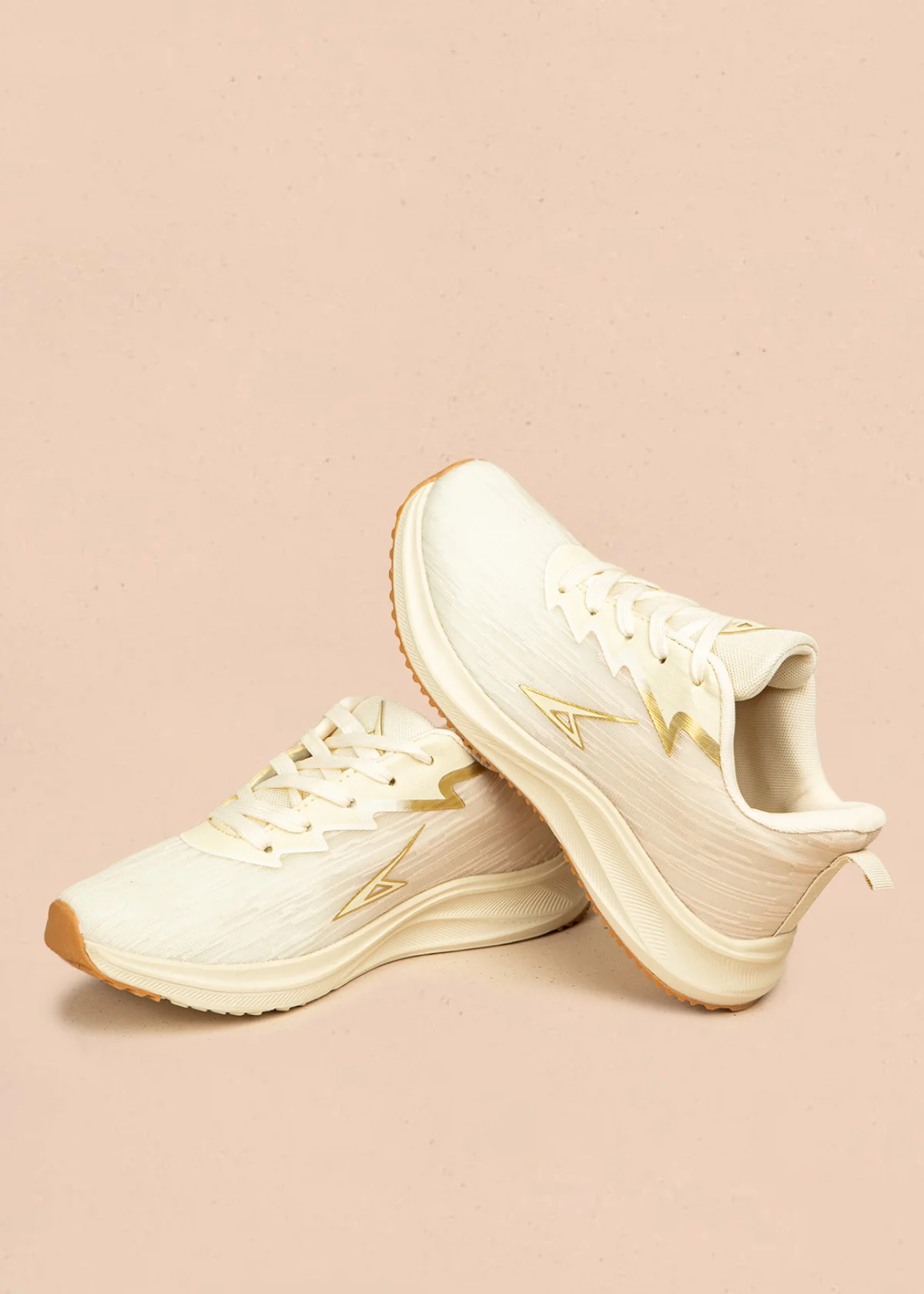Tenis deportivos color beige con detalles dorados 106451 - Image 3