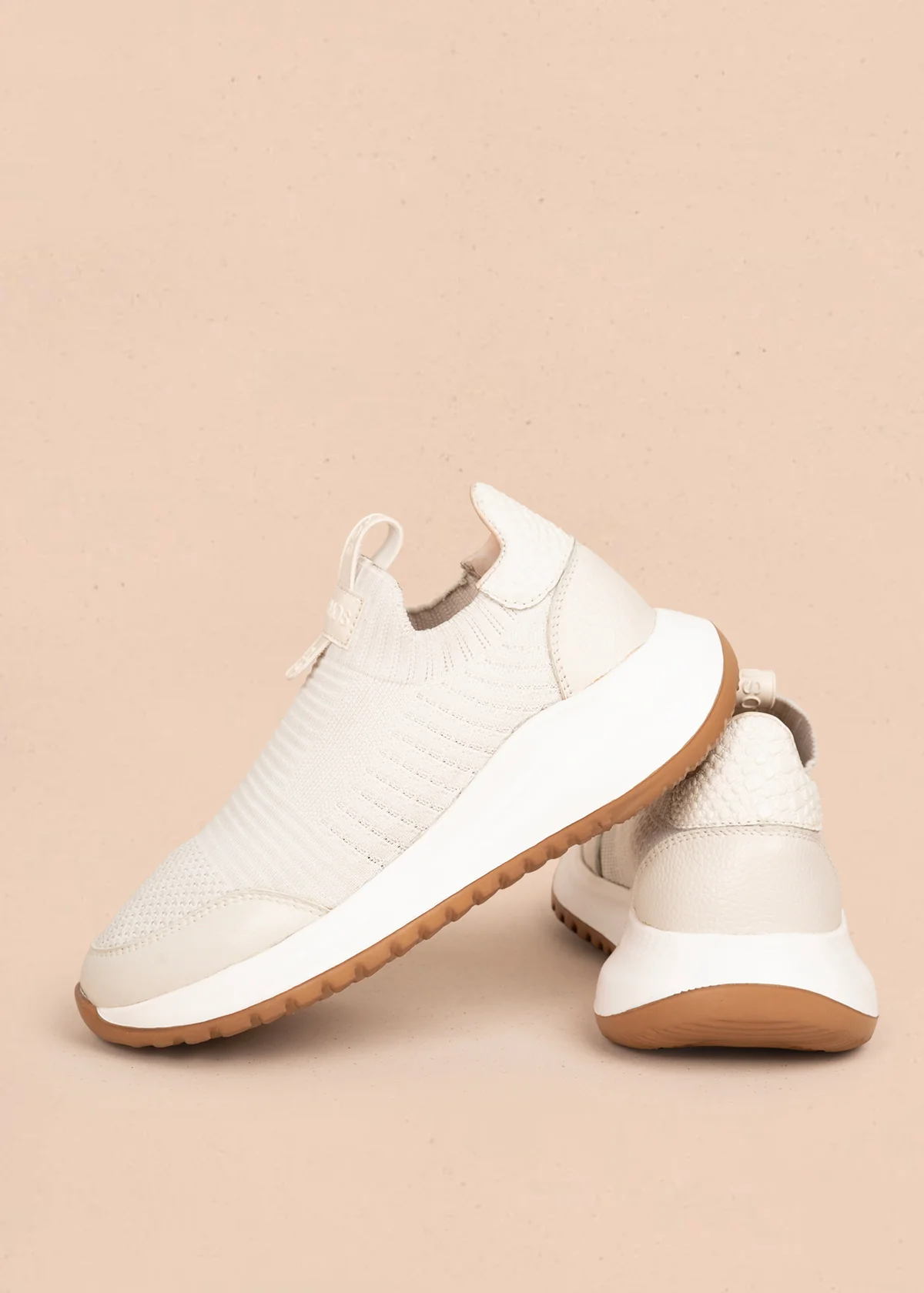 Tenis casuales en cuero color beige en malla 106114 - Image 4