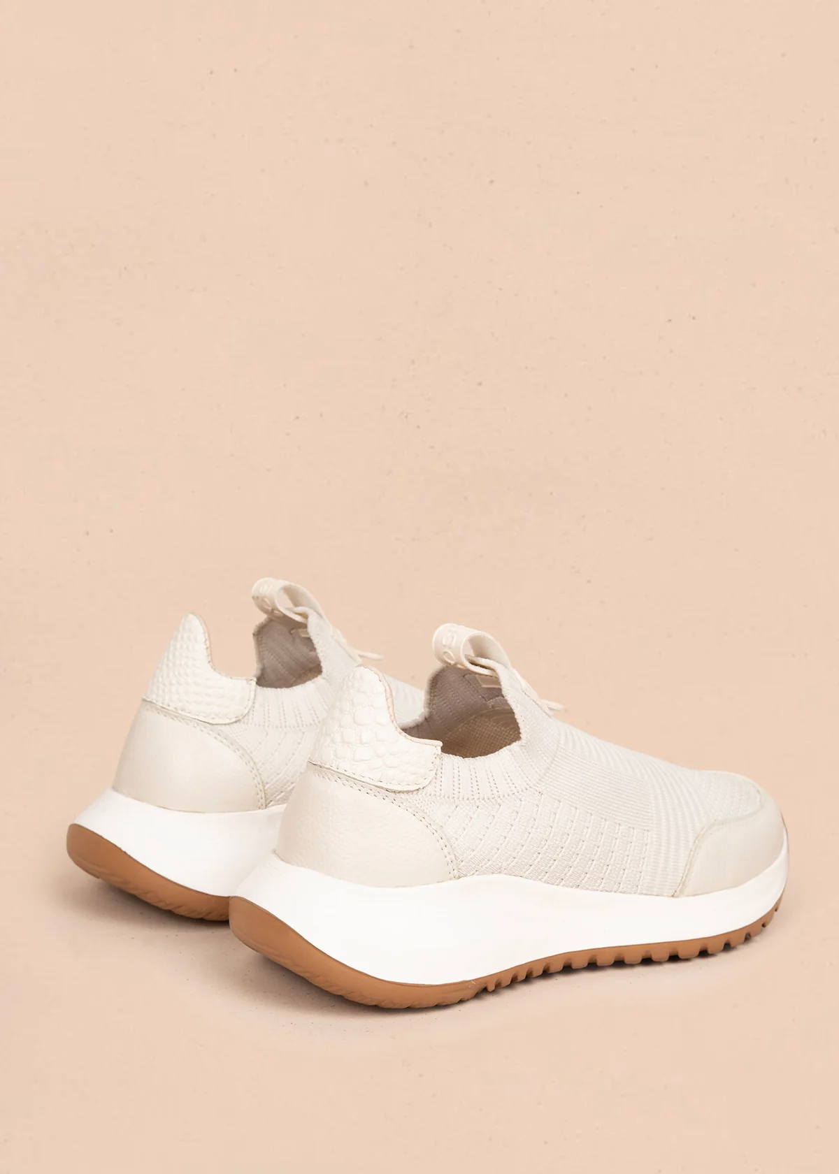 Tenis casuales en cuero color beige en malla 106114 - Image 5
