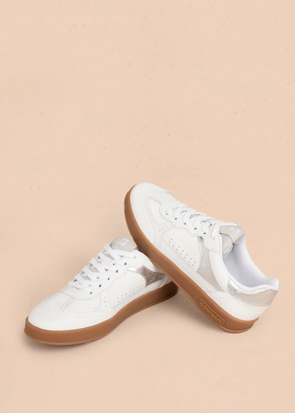 Deportivo en cuero color blanco con diseño perforado 105974 - Image 2