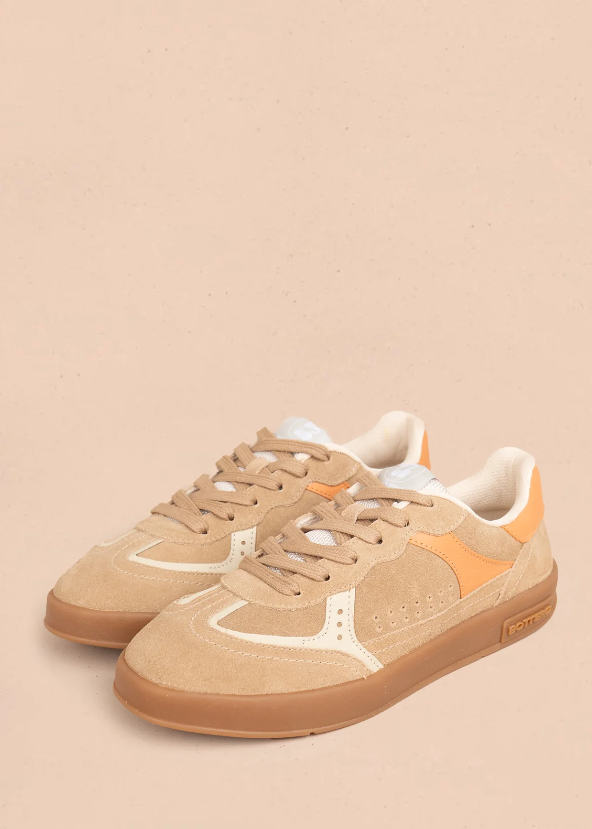 Deportivo en cuero color canela con diseño perforado 105974 - Image 3