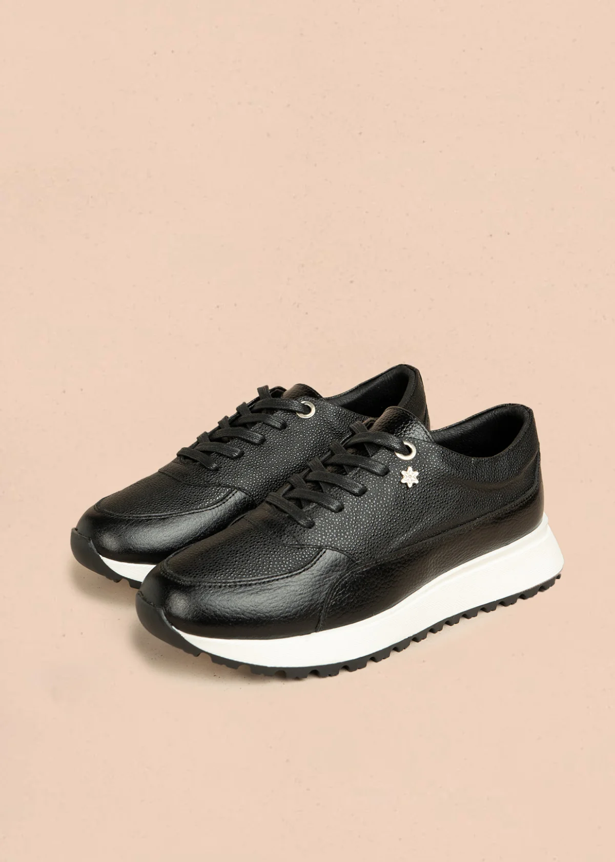 Tenis casuales de cuero color negro 106468 - Image 2