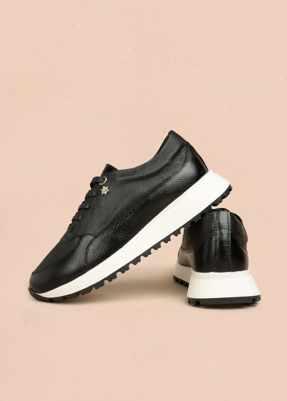 Tenis casuales de cuero color negro 106468 - Image 5