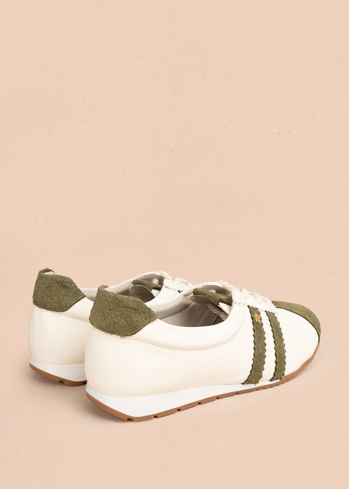 Deportivo en cuero color verde estilo clásico y doble franja lateral 106031 - Image 7