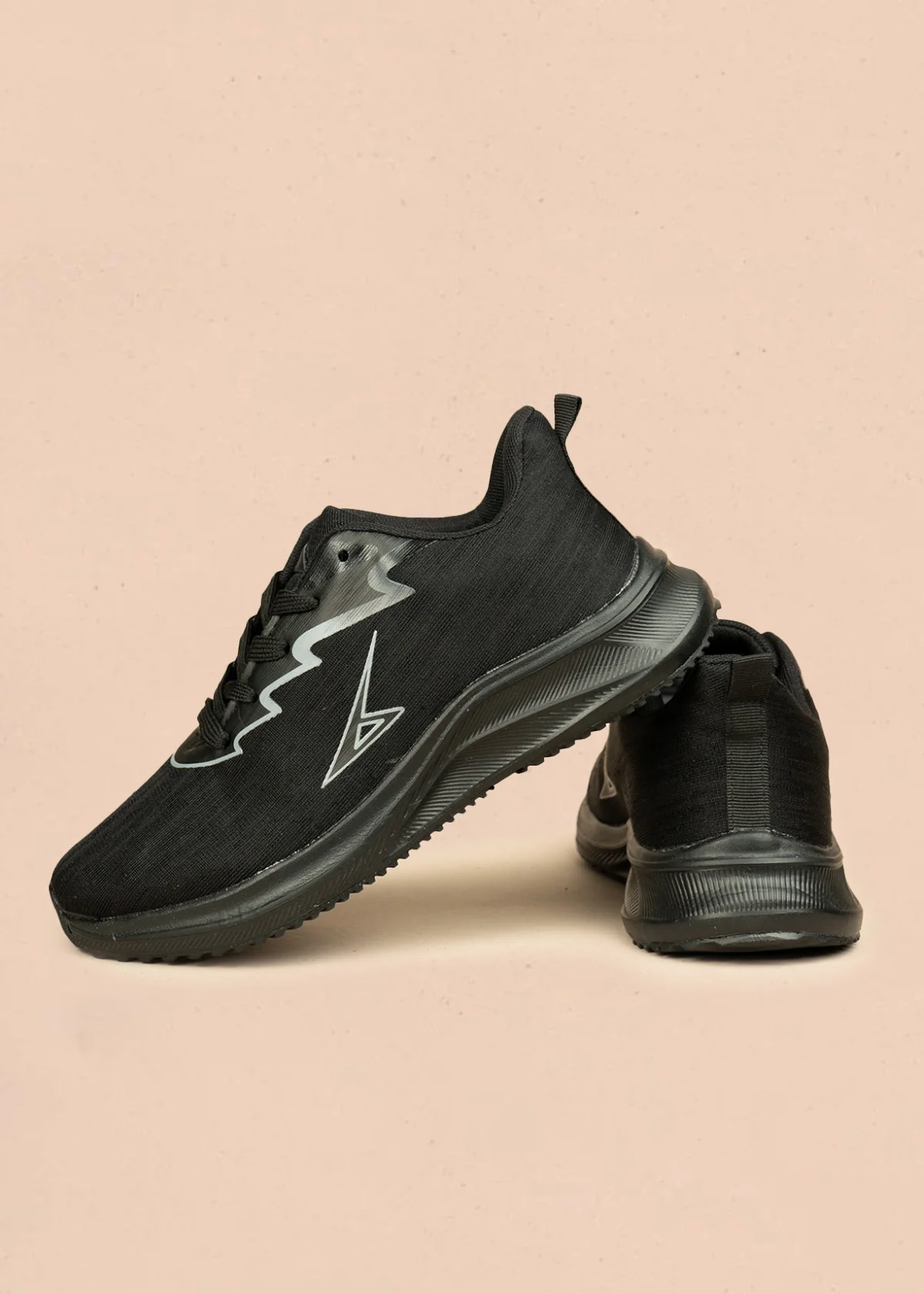 Tenis deportivos color negro con detalles grises 106451 - Image 3