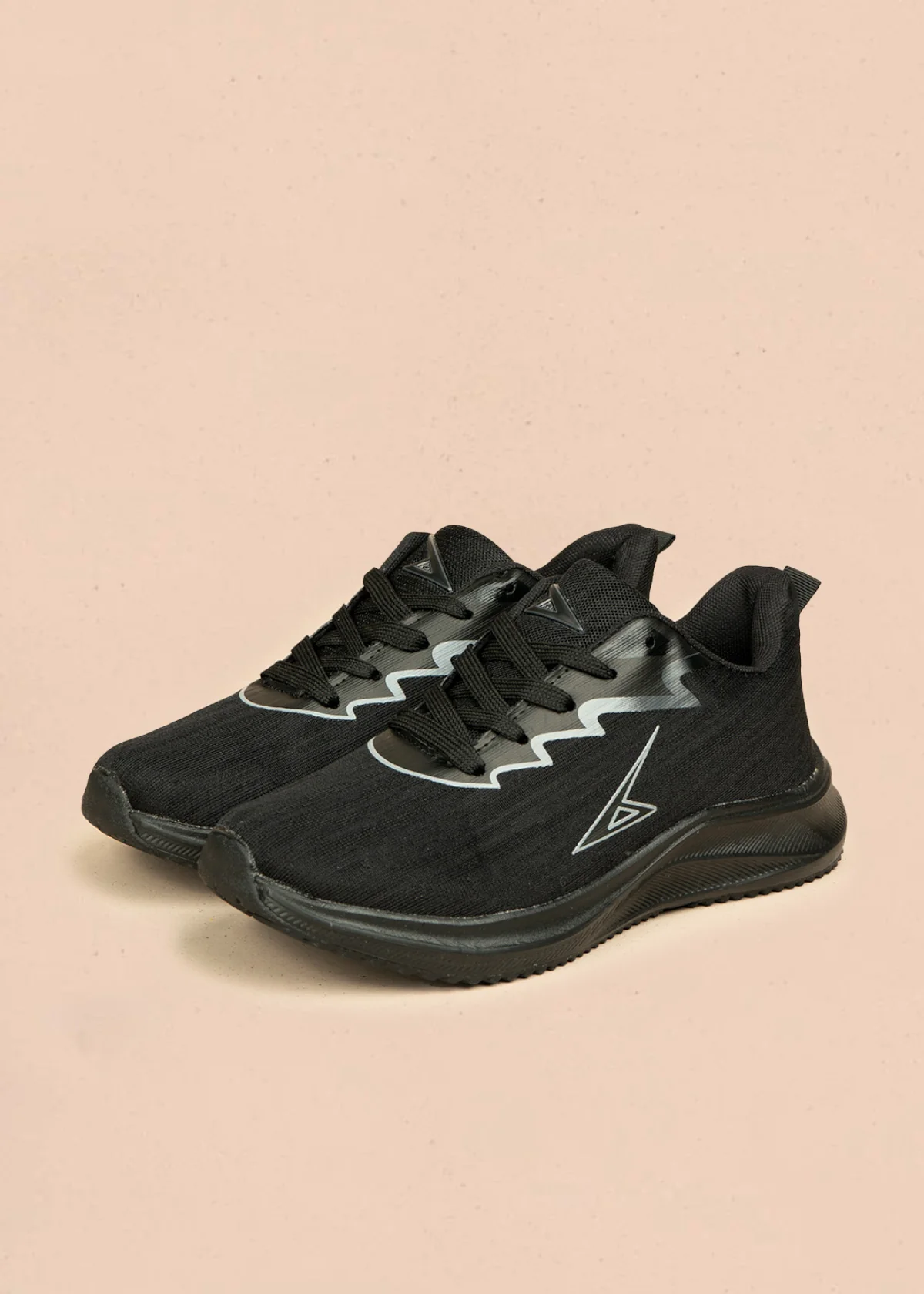 Tenis deportivos color negro con detalles grises 106451 - Image 4