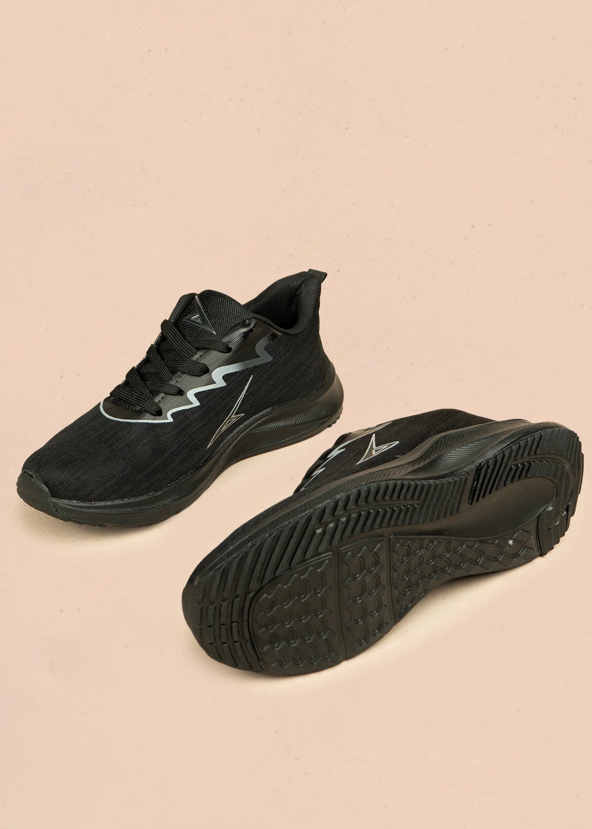 Tenis deportivos color negro con detalles grises 106451 - Image 5