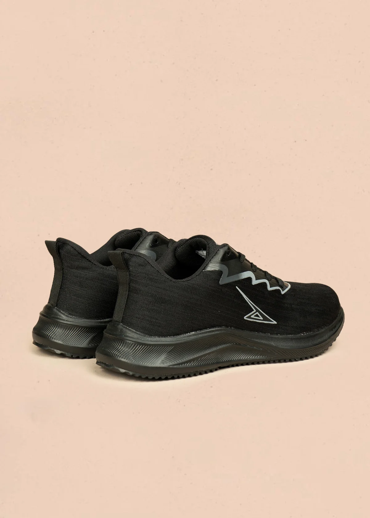 Tenis deportivos color negro con detalles grises 106451 - Image 6