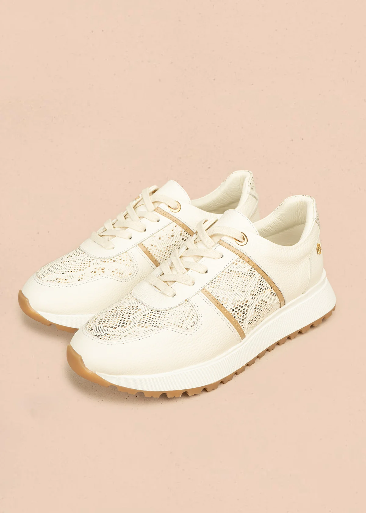 Tenis deportivos de cuero color talco con folia textura reptil 106496 - Image 3