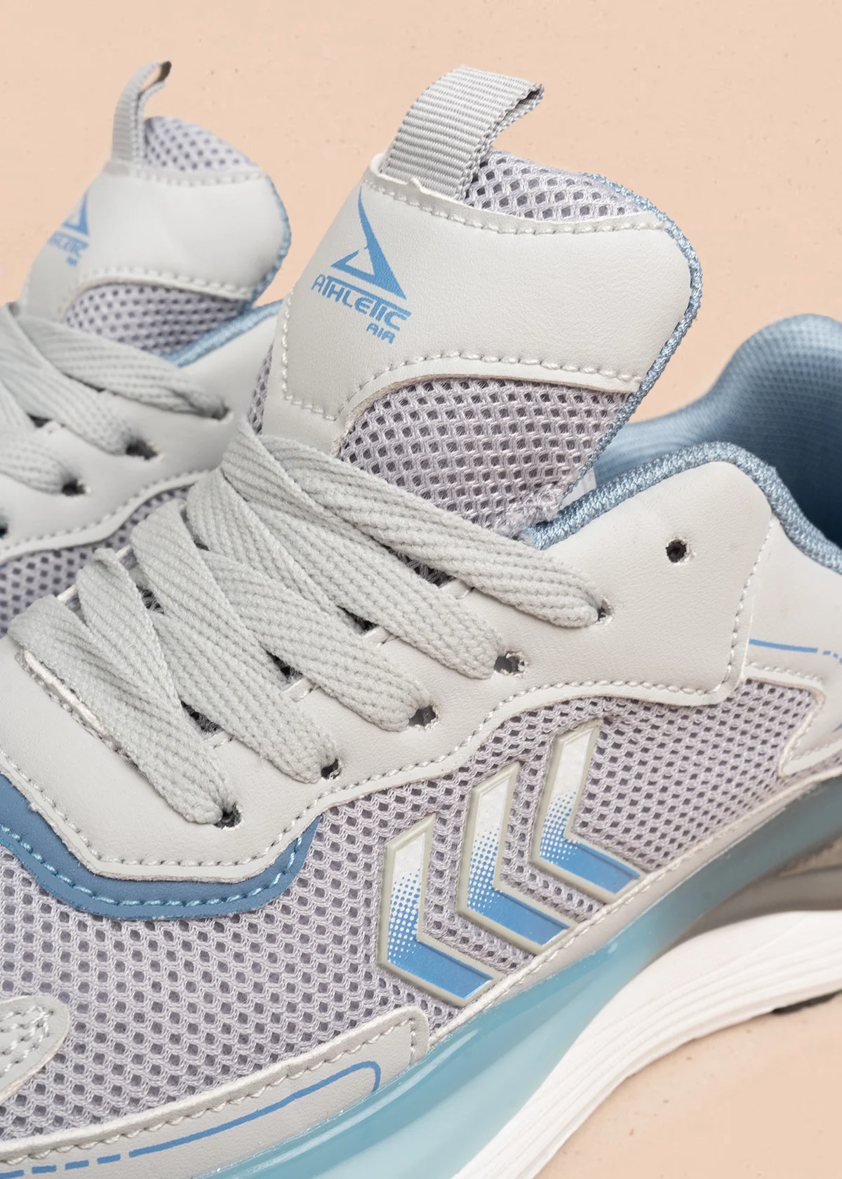 Tenis deportivos grises con suela cámara de aire 106773 - Image 2