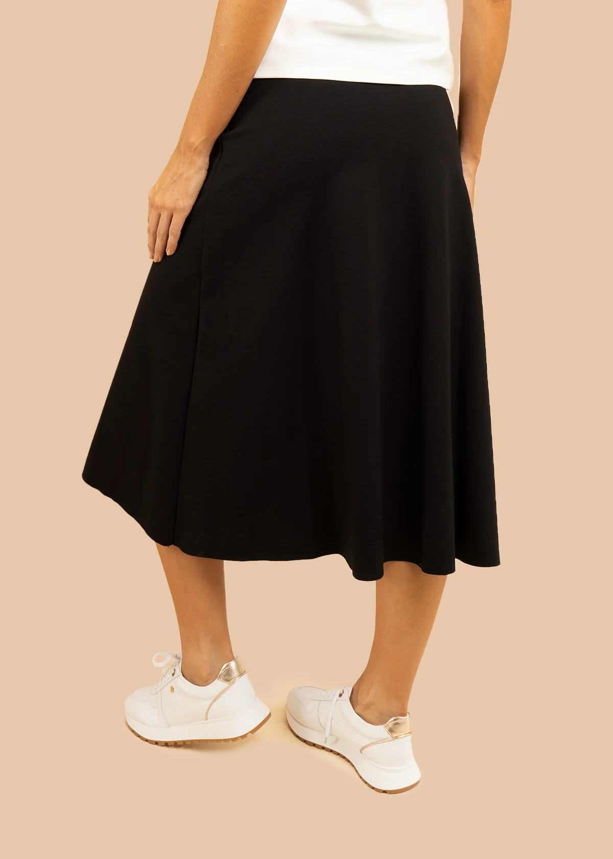 Falda midi color arena silueta tipo A 106591 - Image 3