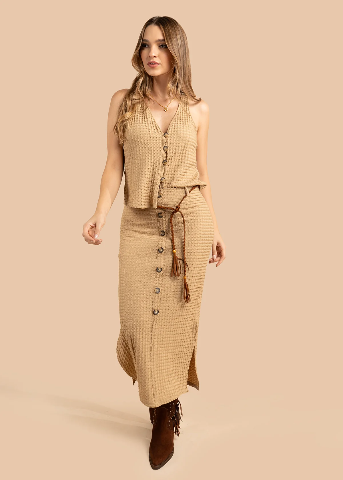 Falda color camel con textura y lazo con borlas 105831 - Image 5