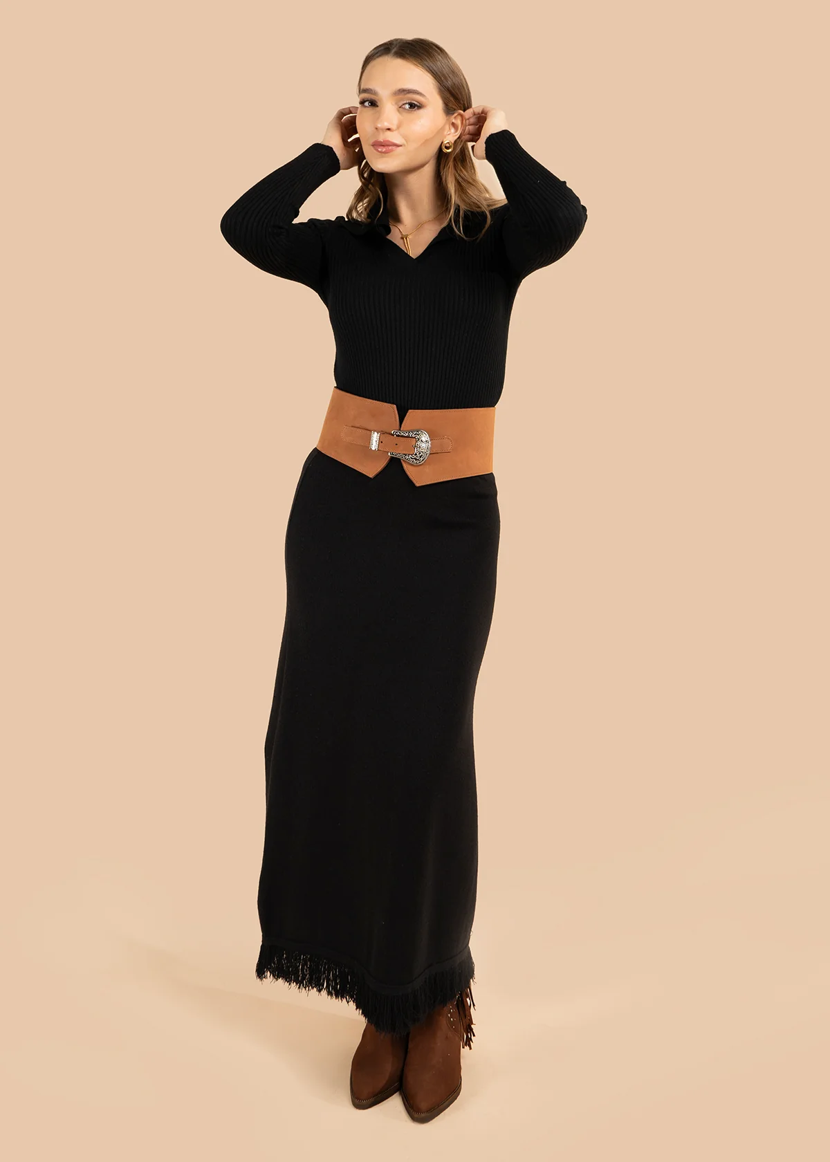 Falda color negro con detalle de flecos y estilo bohemio 106191 - Image 3
