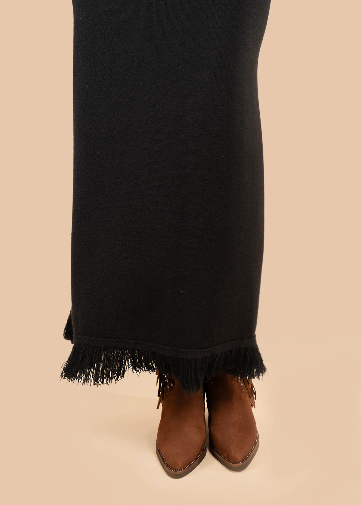 Falda color negro con detalle de flecos y estilo bohemio 106191 - Image 6