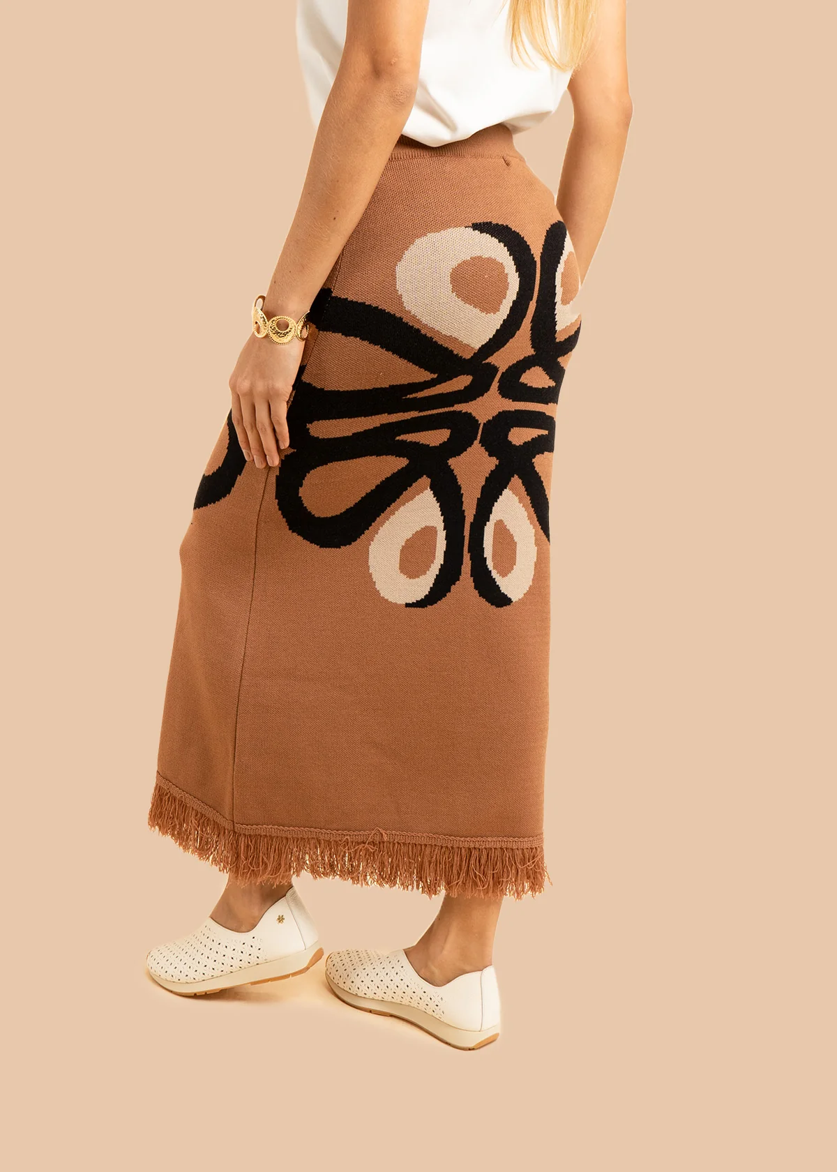 Falda larga tejida color camel con flecos 106502 - Image 5