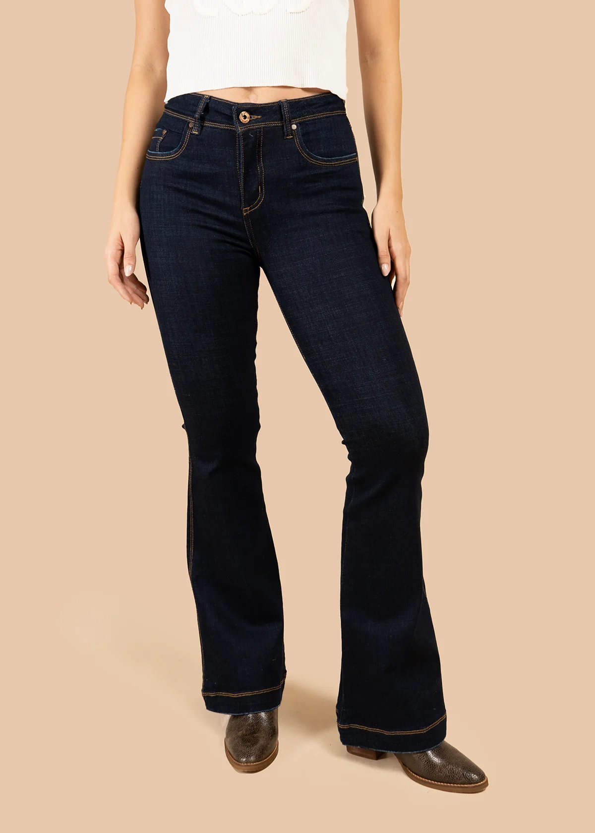 Jeans color azul bota campana con costuras visibles 106010 - Image 3