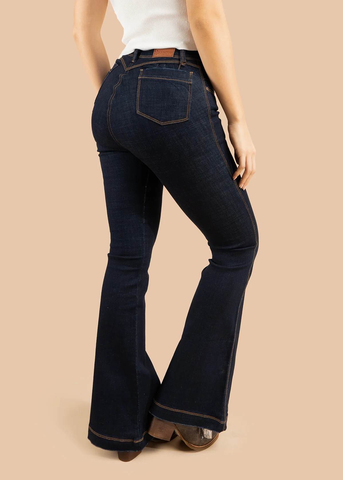 Jeans color azul bota campana con costuras visibles 106010 - Image 7