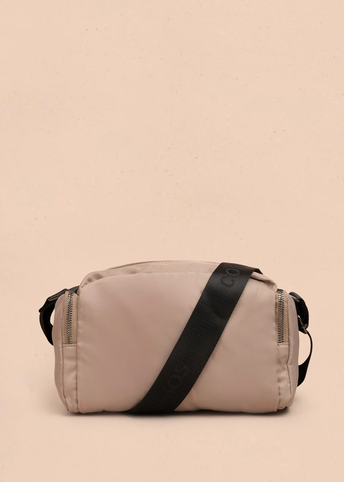 Bolso manos libres color beige con bolsillos laterales y frontal 106294 - Image 4