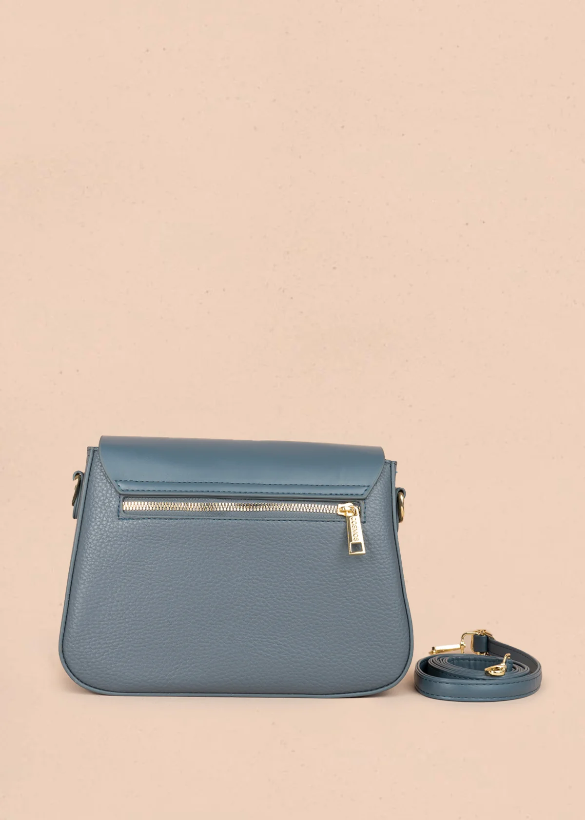 Bolso manos libres color azul con solapa lisa y pañoleta decorativa 106345 - Image 4