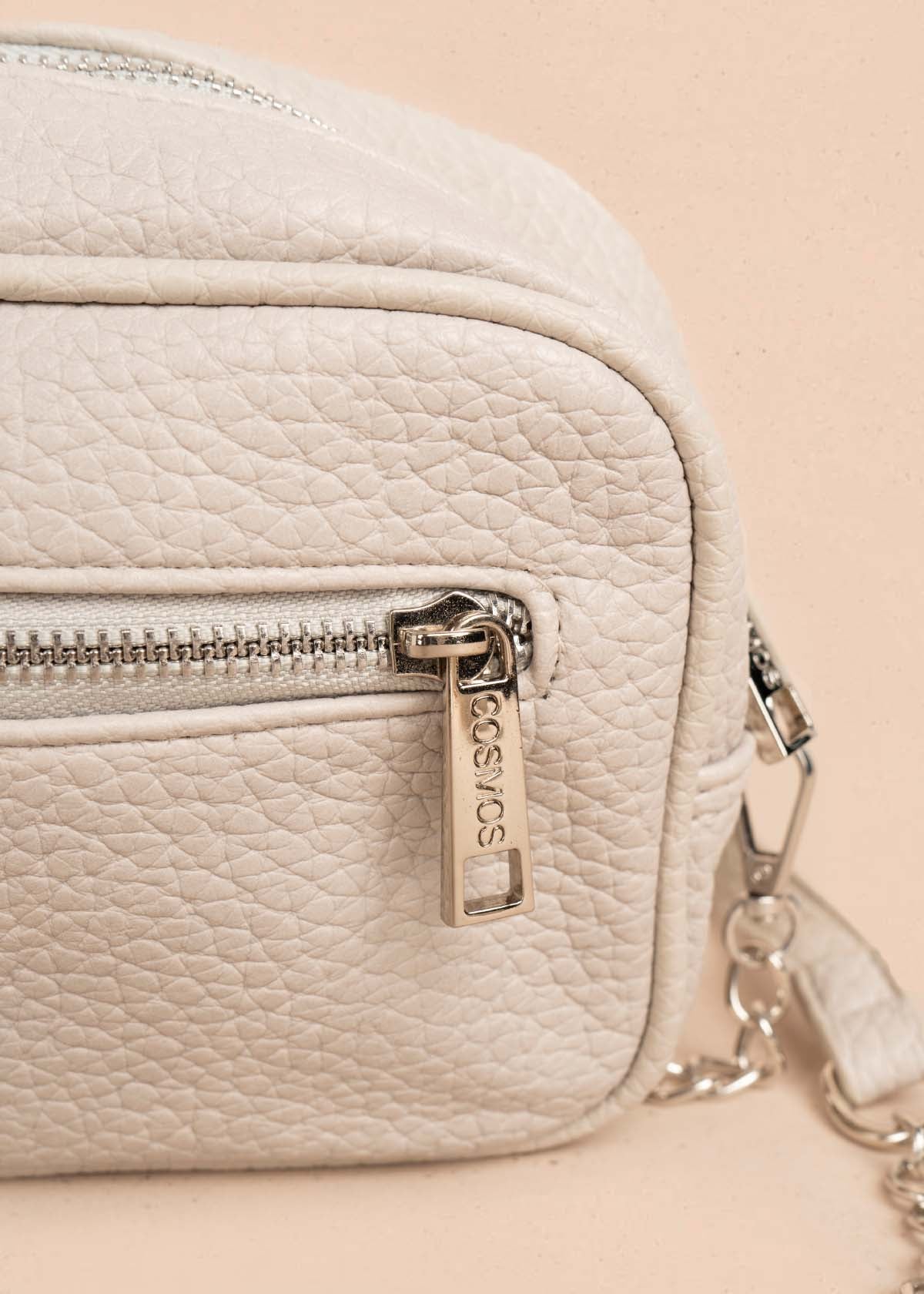 Bolso manos libres color beige con taches frontales 106333 - Image 5