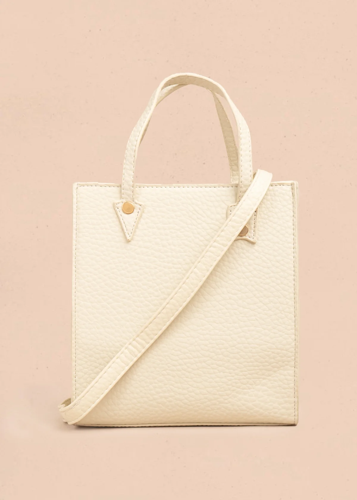 Bolso manos libres color talco con llavero 106984 - Image 4