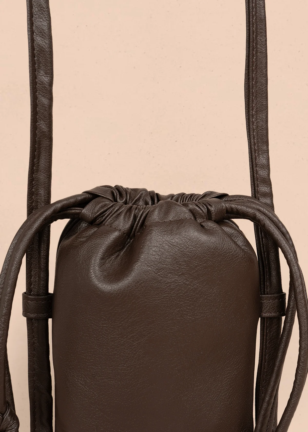 Bolso manos libres color chocolate 106964 - Image 3
