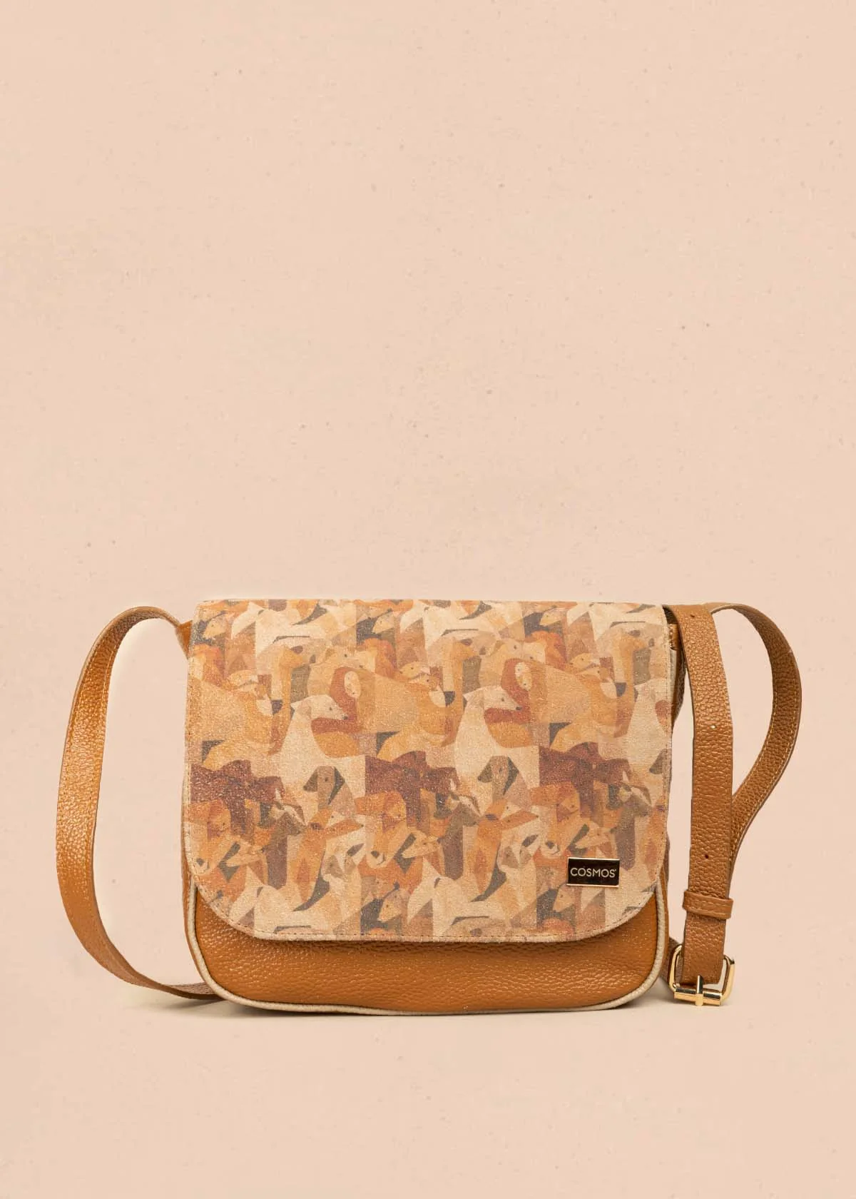 Bolso manos libres en cuero multicolor con solapa estampada 106997