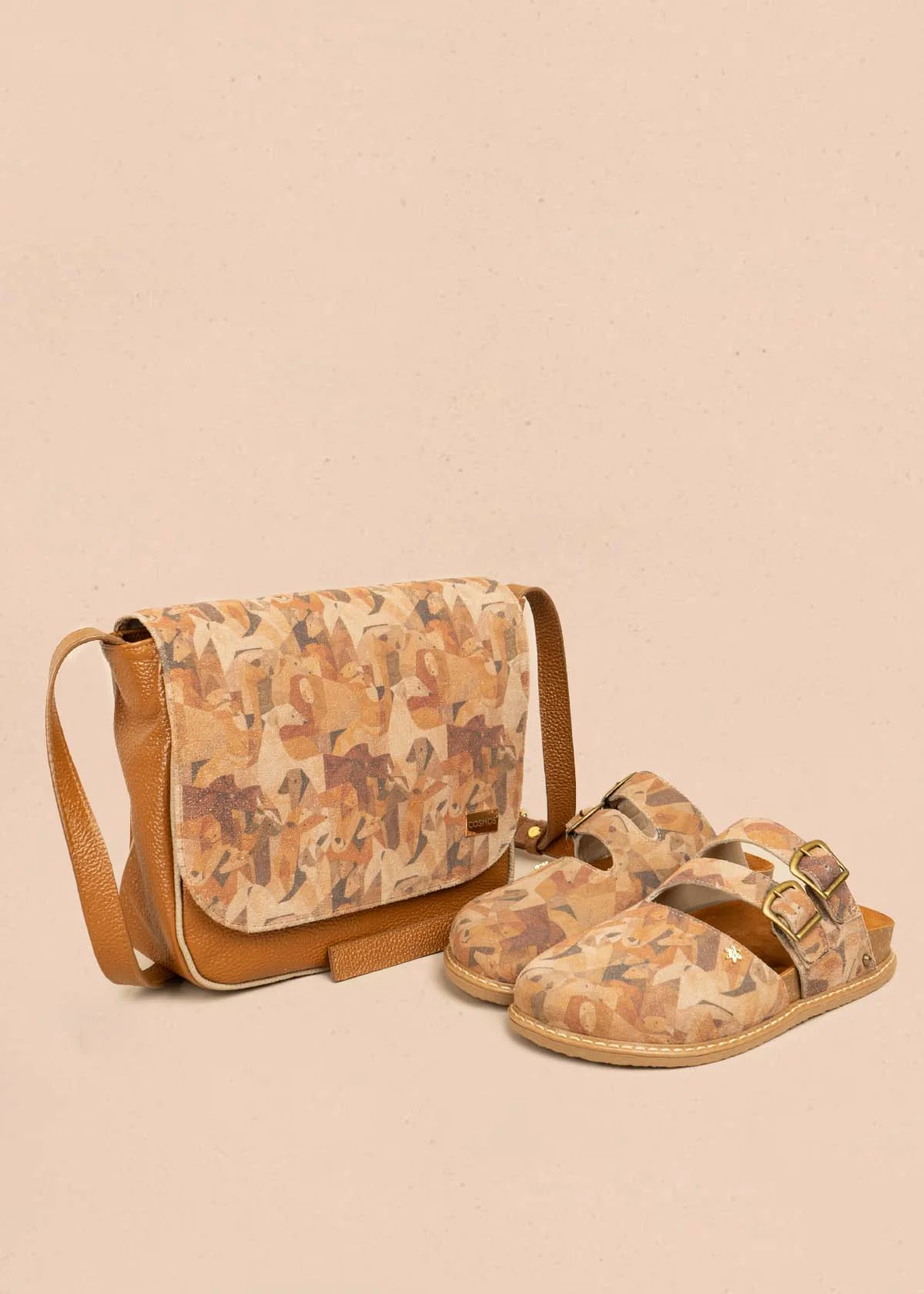 Bolso manos libres en cuero multicolor con solapa estampada 106997 - Image 3