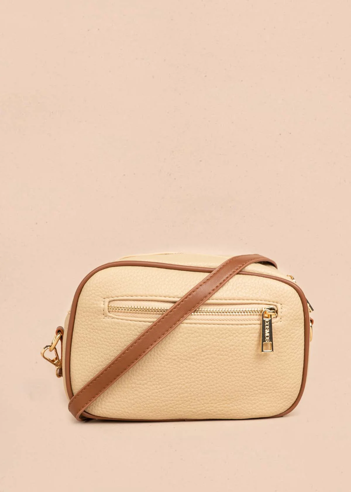 Bolso manos libres color moca bicolor con ribete y tachuelas doradas 106332 - Image 4