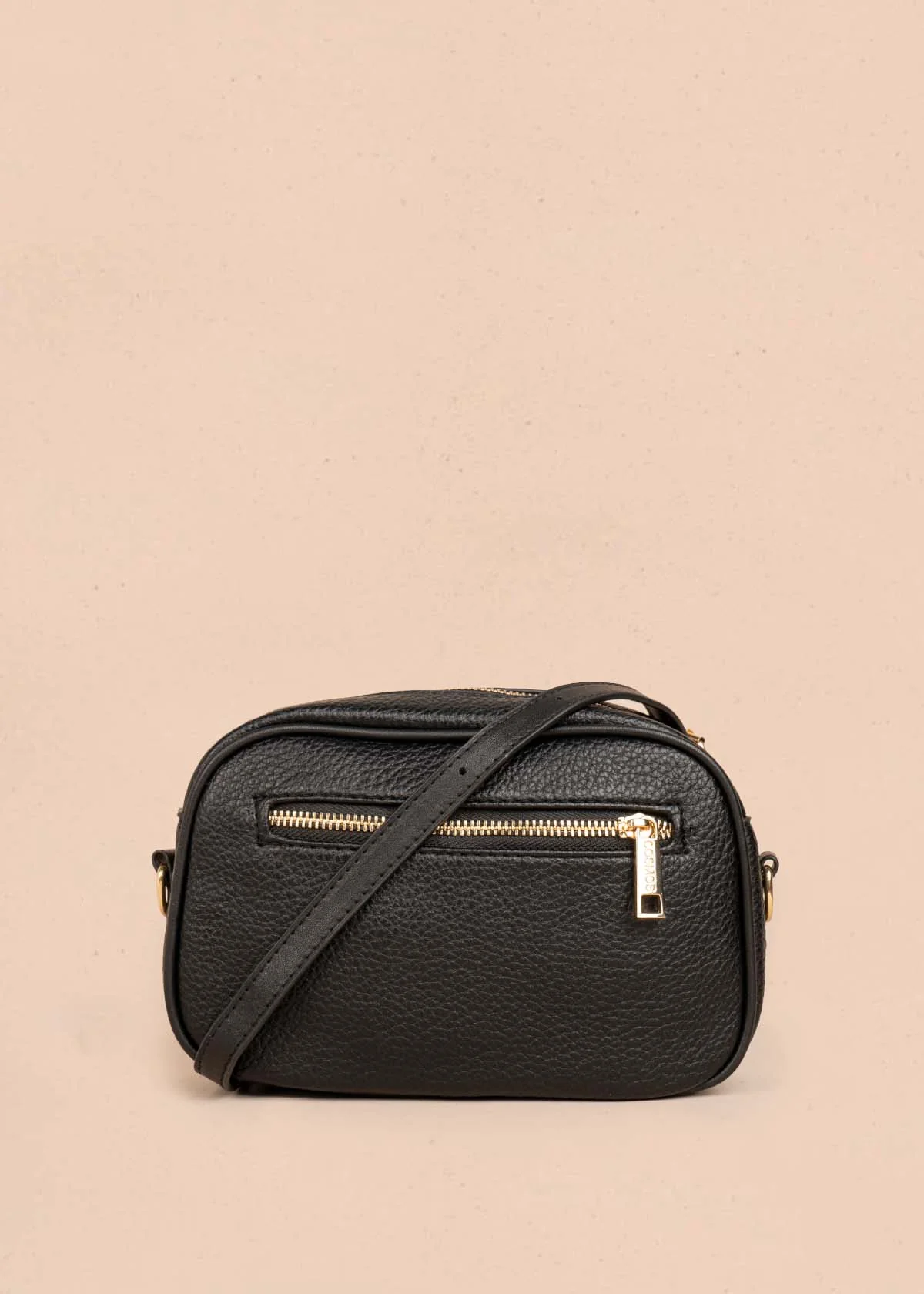Bolso manos libres color negro con ribete y tachuelas doradas 106332 - Image 4
