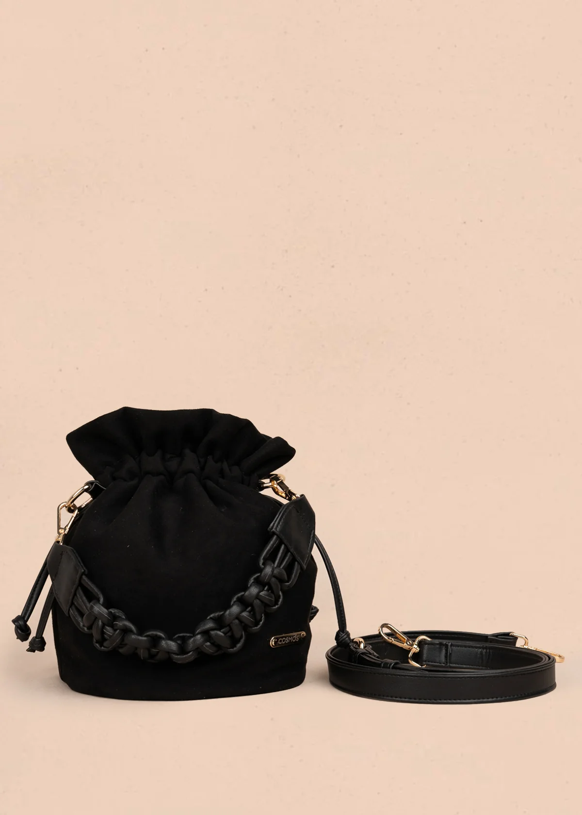 Bolso manos libres color negro con asa trenzada 106963
